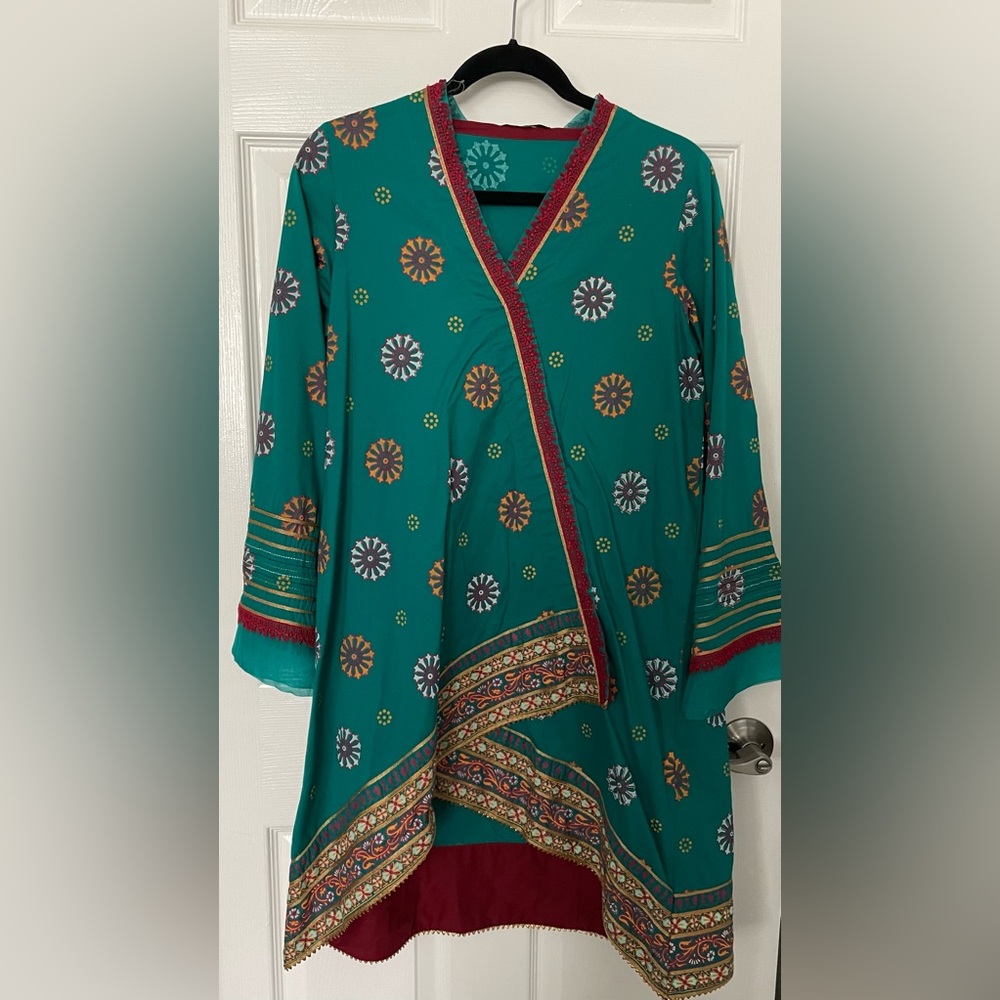 Pakistani attire; Shalwar kameez 3 piece. size: medium brand: Almirah